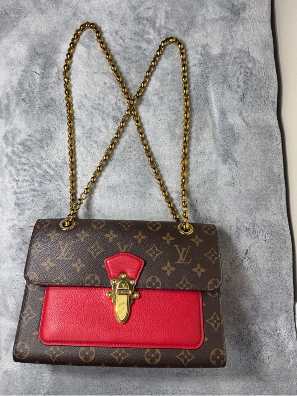 Louis Vuitton Monogram Victoire Cerise Red Chain Shoulder Bag -  Entrupy COA - Picture 4 of 17